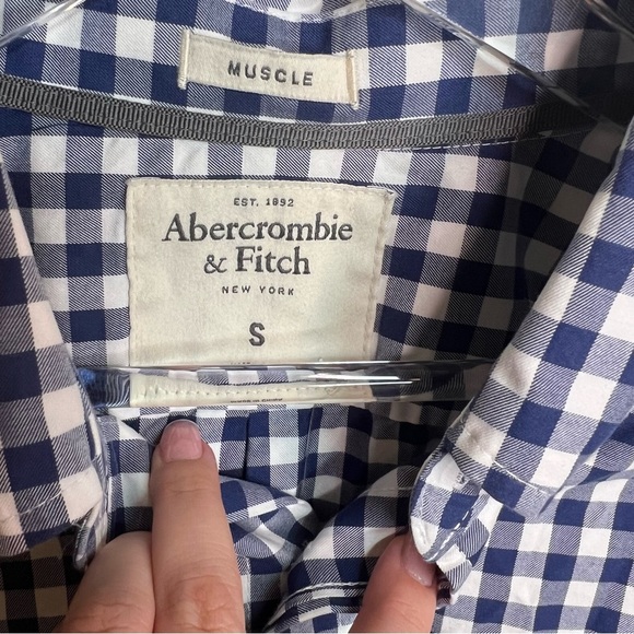 NWT Abercrombie&fitch Muscle Long Sleeve Checkered Blue and White Collard Top - Picture 3 of 8